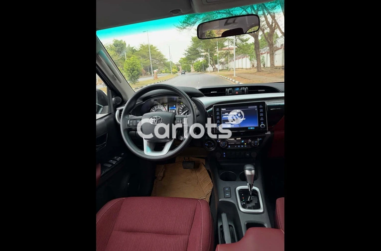 2026 TOYOTA HILUX SR5 4WD for sale in Asokoro, FCT - thumbnail 4