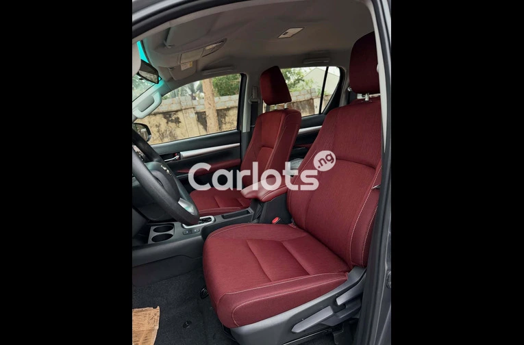 2026 TOYOTA HILUX SR5 4WD for sale in Asokoro, FCT - thumbnail 6