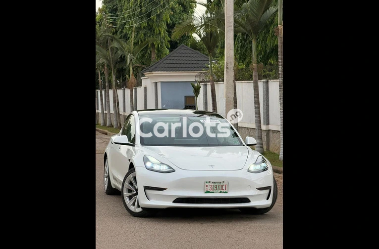FOREIGN USED 2021 TESLA MODEL 3 for sale in Kaduna - thumbnail 2