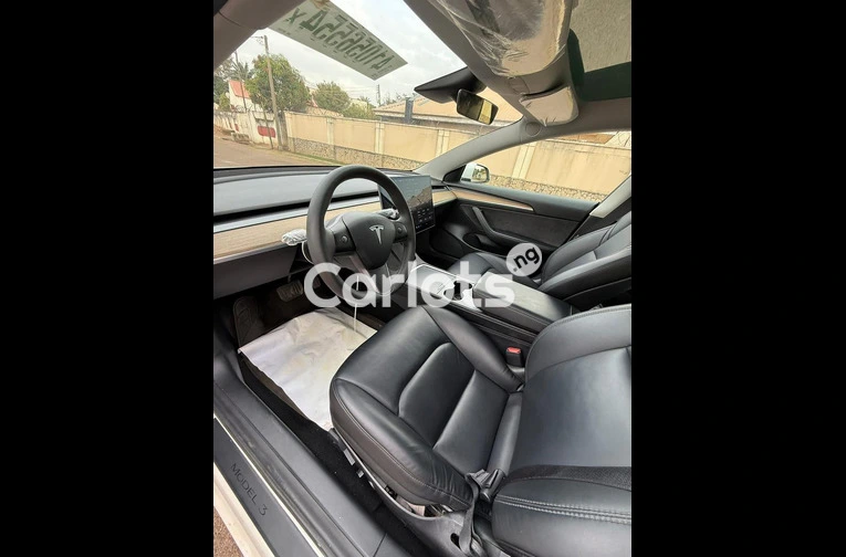 FOREIGN USED 2021 TESLA MODEL 3 for sale in Kaduna - thumbnail 3
