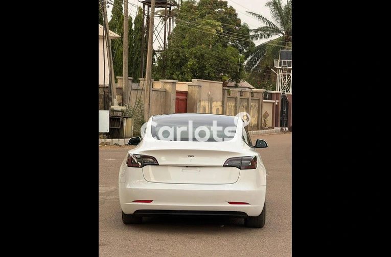 FOREIGN USED 2021 TESLA MODEL 3 for sale in Kaduna - thumbnail 7