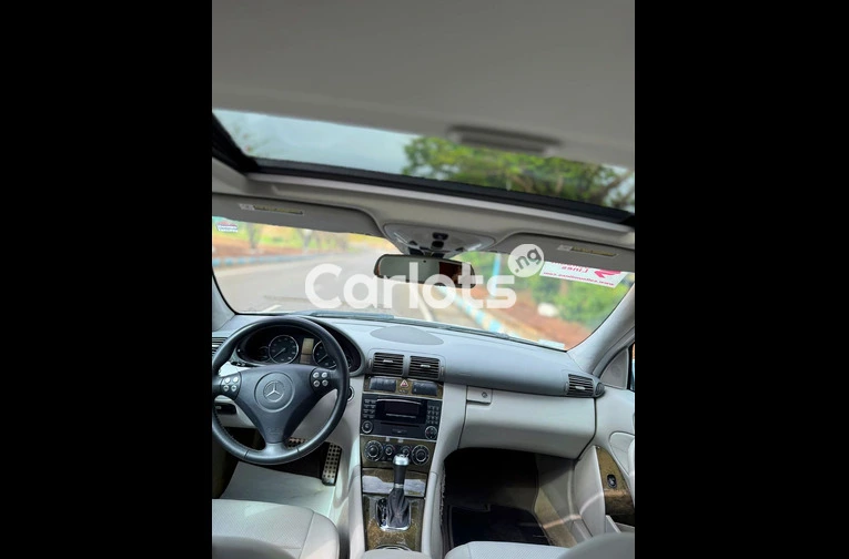 NEW ARRIVAL / FIRST BODY FOREIGN USED 2007 MERCEDES BENZ C230 SPORT for sale in Abuja, FCT - photo 2 of 7