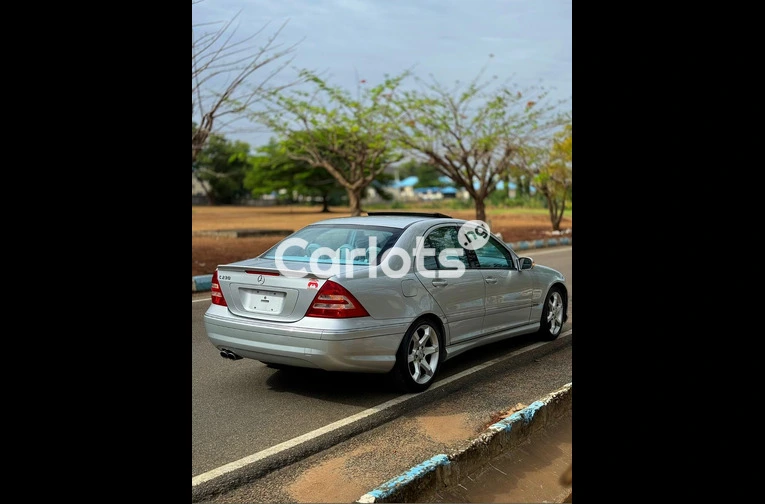 NEW ARRIVAL / FIRST BODY FOREIGN USED 2007 MERCEDES BENZ C230 SPORT for sale in Abuja, FCT - photo 4 of 7