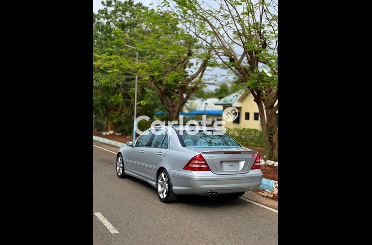 NEW ARRIVAL / FIRST BODY FOREIGN USED 2007 MERCEDES BENZ C230 SPORT for sale in Abuja, FCT - thumbnail 6