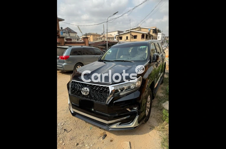 PREMIUM 2015 TOYOTA LANDCRUISER PRADO V6