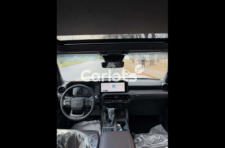 BRAND NEW 2025 TOYOTA LAND CRUISER – ZERO MILEAGE, FULL OPTION for sale in Asokoro, FCT - photo 5 of 7