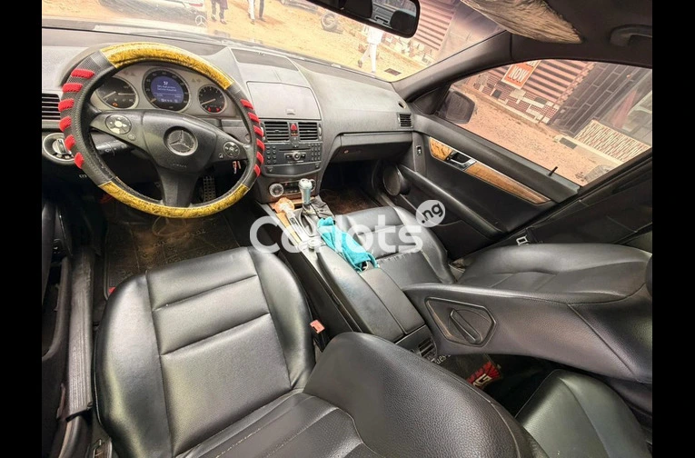 Nigerian Used 2008 MERCEDES BENZ C300 for sale in Abuja, FCT - photo 2 of 4