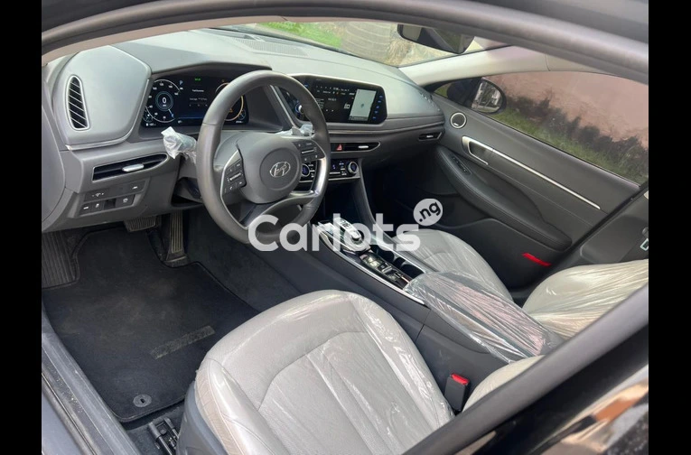 Foreign Used 2020 Hyundai Sonata Limited for sale in Lagos - photo 3 of 7
