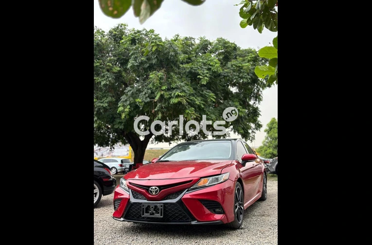 FOREIGN USED 2019 TOYOTA CAMRY XSE FULL OPTION for sale in Abuja, FCT - thumbnail 2