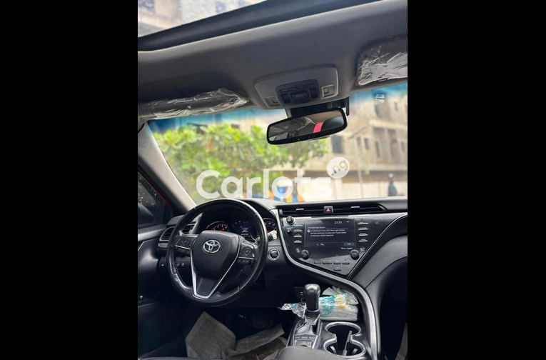 FOREIGN USED 2019 TOYOTA CAMRY XSE FULL OPTION for sale in Abuja, FCT - thumbnail 3