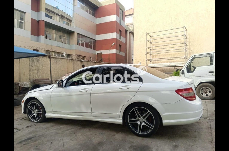 2009 MERCEDES BENZ C300 for sale in Abuja