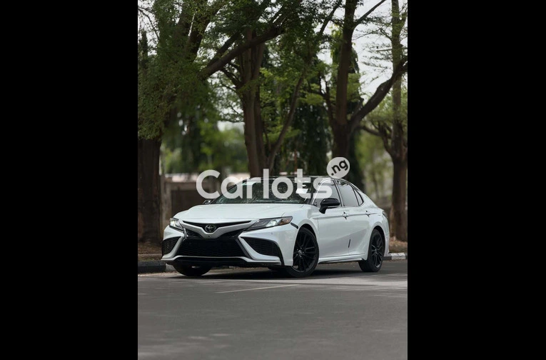 Toyota Camry 2021 TOKUNBO