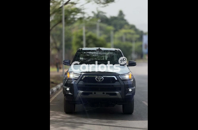 BRAND NEW 2025 TOYOTA HILUX ADVENTURE V6 – 0KM for sale in Asokoro, FCT - thumbnail 2