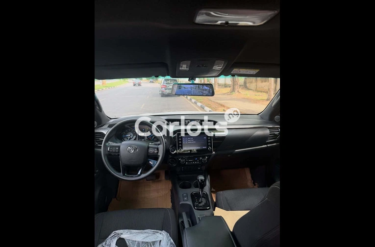 BRAND NEW 2025 TOYOTA HILUX ADVENTURE V6 – 0KM for sale in Asokoro, FCT - photo 5 of 7