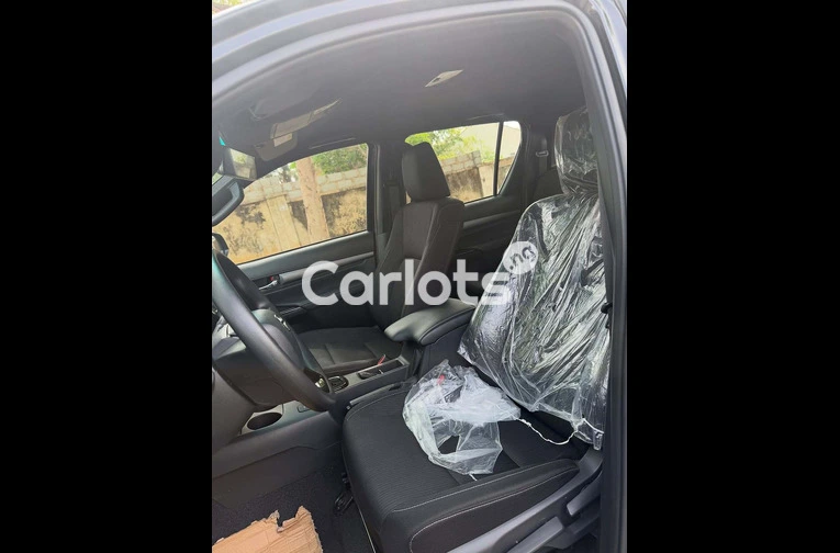 BRAND NEW 2025 TOYOTA HILUX ADVENTURE V6 – 0KM for sale in Asokoro, FCT - thumbnail 6