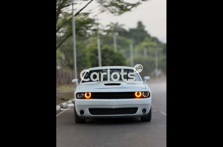 Foreign Used 2022 DODGE CHALLENGER for sale in Asokoro, FCT - thumbnail 2