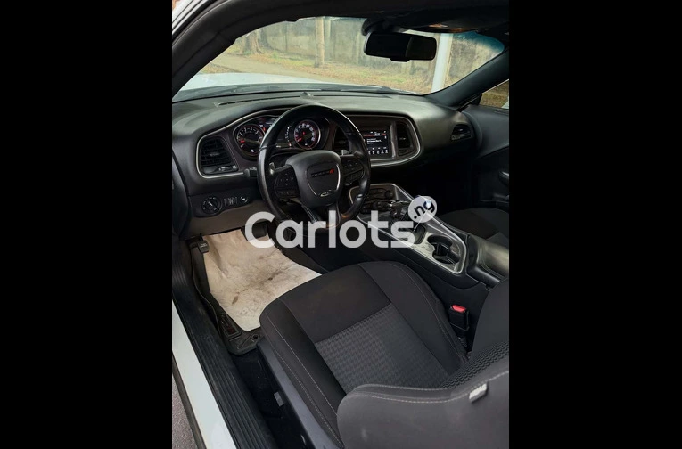 Foreign Used 2022 DODGE CHALLENGER for sale in Asokoro, FCT - thumbnail 4