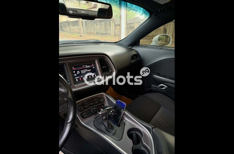 Foreign Used 2022 DODGE CHALLENGER for sale in Asokoro, FCT - photo 5 of 7
