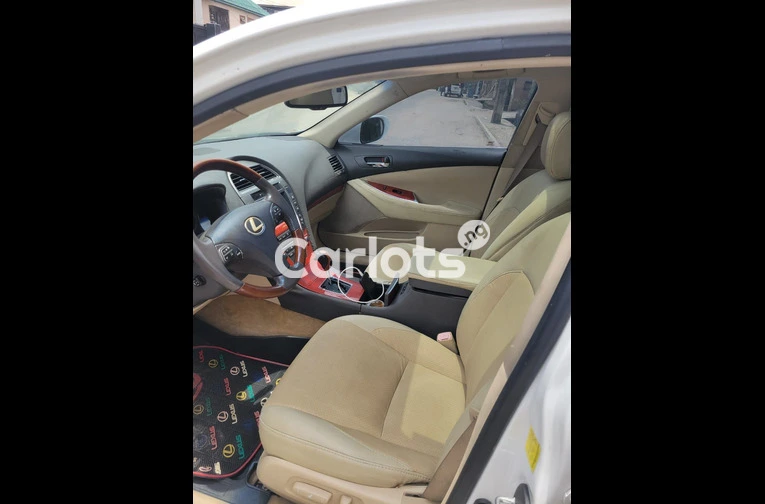 super clean 2010 Lexus ES350 tokunbo for sale in Lagos, Lagos - thumbnail 2