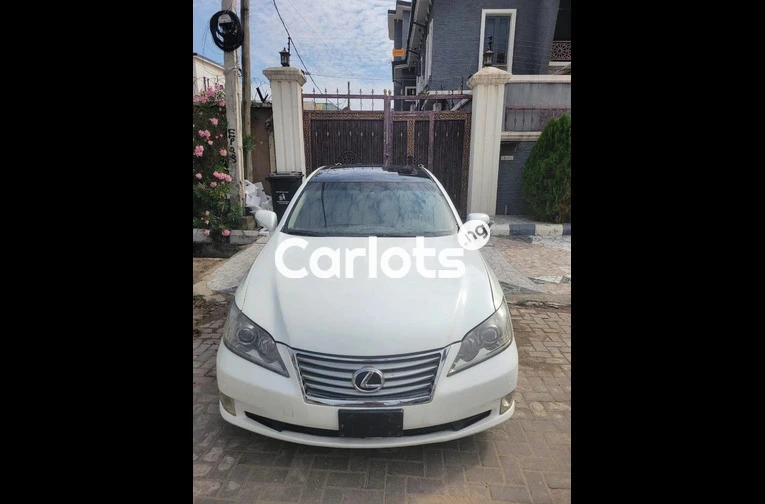super clean 2010 Lexus ES350 tokunbo
