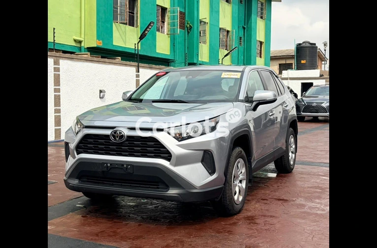 Foreign Used Toyota RAV4 2024 for sale in Lagos - thumbnail 2