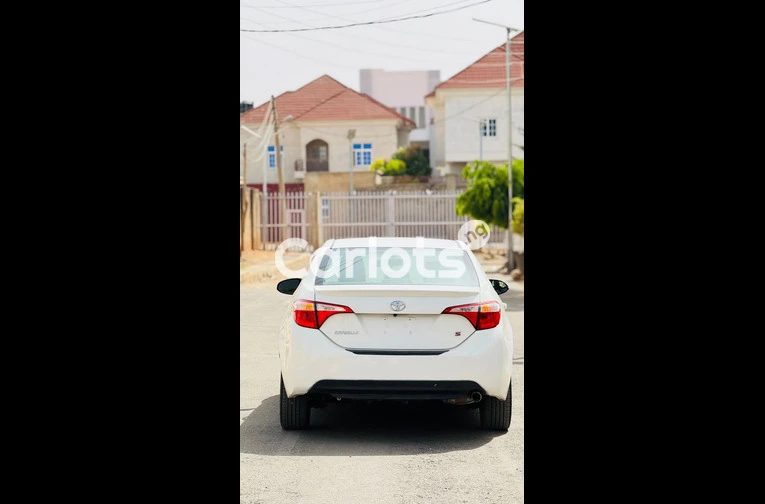 TOYOTA COROLLA S 2016 - 1/7