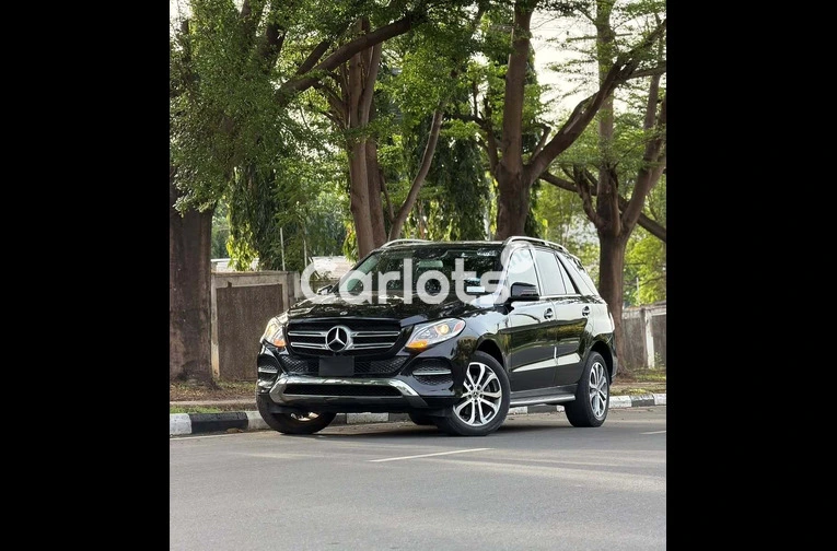 Foreign Used Clean 2017 Mercedes-Benz GLE350 for sale in Asokoro, FCT