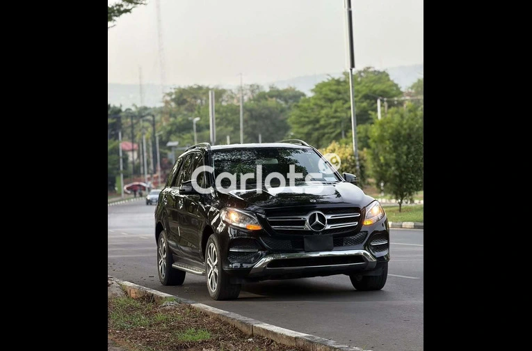 Foreign Used Clean 2017 Mercedes-Benz GLE350 for sale in Asokoro, FCT - thumbnail 3