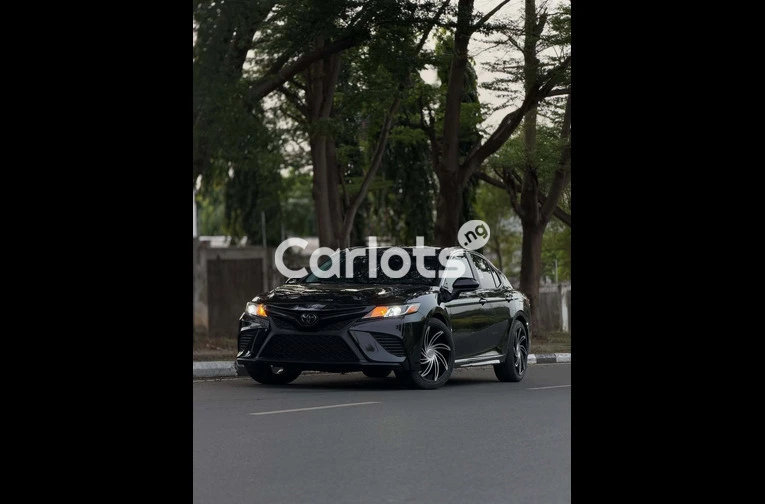 2019 Toyota Camry SE