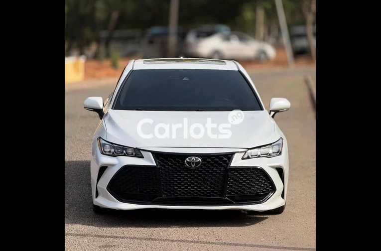FOREIGN USED 2019 TOYOTA AVALON LIMITED - 2/5