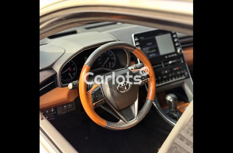 FOREIGN USED 2019 TOYOTA AVALON LIMITED - 3