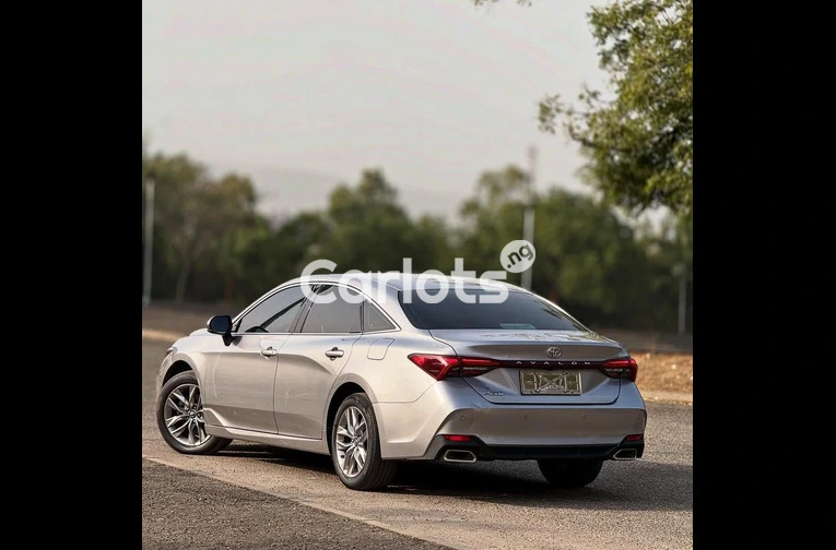 Foreign Used Toyota Avalon 2021 for sale in Abuja - photo 7 of 7