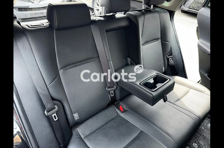 2024 Toyota Venza Foreign used Accident for sale in Oshodi, Lagos - photo 4 of 7