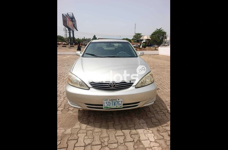 2004 Toyota Camry