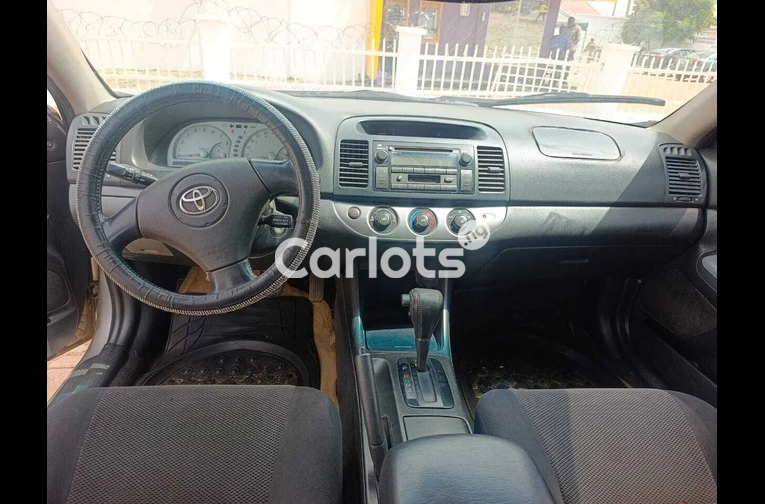 Nigerian Used 2004 Toyota Camry for sale in Abuja, FCT - photo 3 of 4