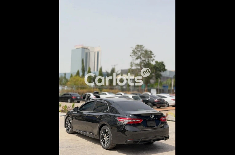 Nigeria used 2018 Toyota Camry SE for sale in Abuja, FCT - photo 2 of 7