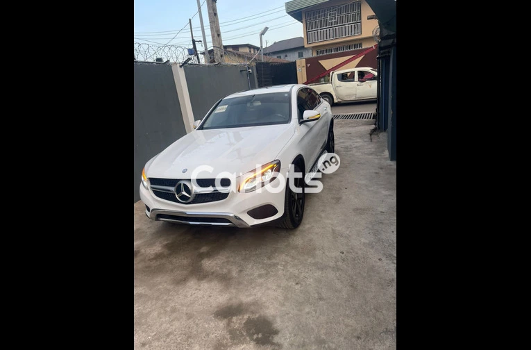 2017 Mercedes Benz GLC 4MATIC Coupe Foreign used Accident free for sale in Agege