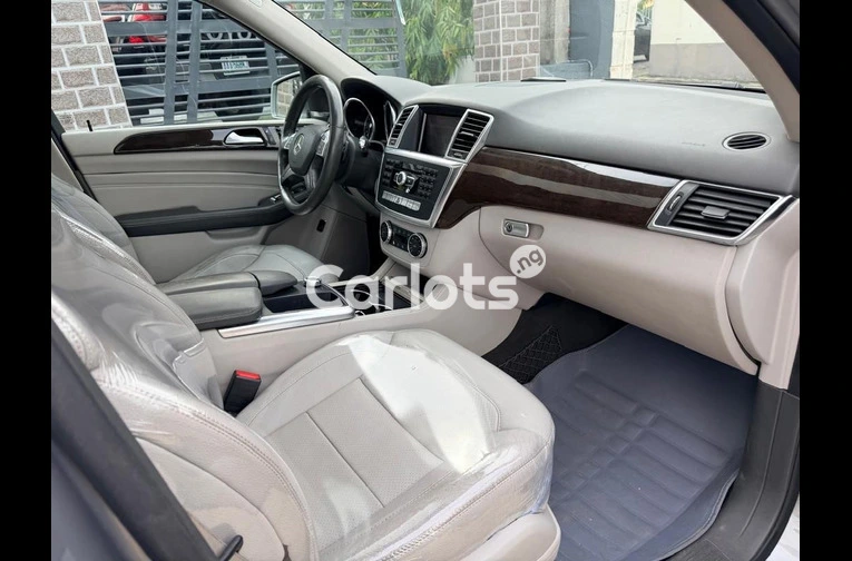 Nigerian Used MERCEDES BENZ ML350 2014 for sale in Lekki, Lagos - thumbnail 4