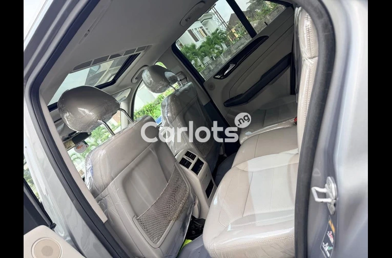 Nigerian Used MERCEDES BENZ ML350 2014 for sale in Lekki, Lagos - thumbnail 5