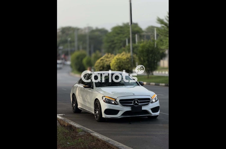 Foreign Used 2016 Mercedes-Benz C350 for sale in Asokoro, FCT - thumbnail 3