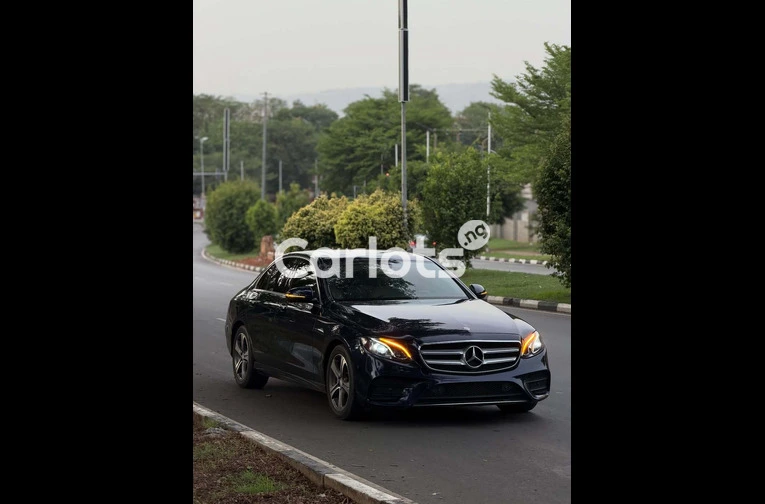Foreign Used 2017 Mercedes-Benz E300 for sale in Asokoro, FCT - photo 3 of 7