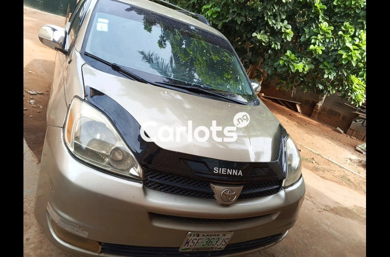 Nigerian Used 2005 Toyota sienna