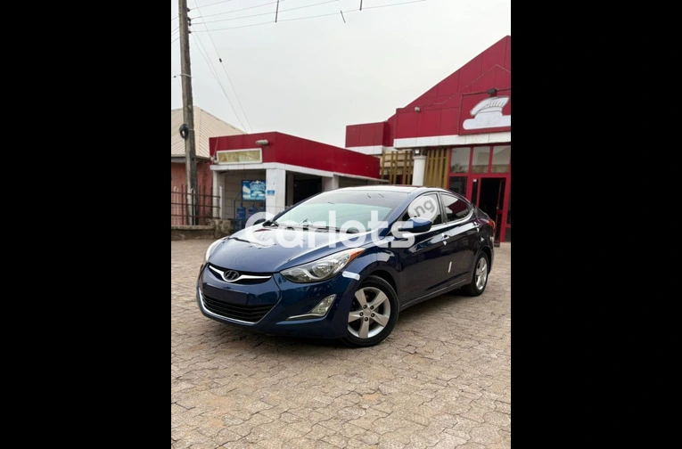2012 HYUNDAI ELANTRA