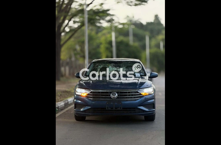 Foreign Used 2019 VOLKSWAGEN JETTA for sale in Asokoro, FCT - thumbnail 2