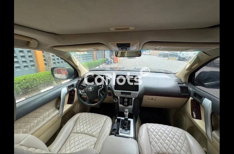 PREMIUM DIRECT 2015 TOYOTA LANDCRUISER PRADO V6 - 2/7