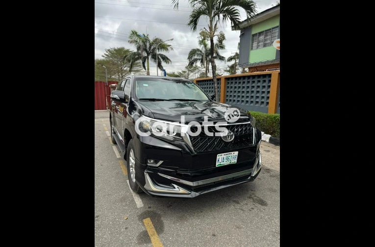 PREMIUM DIRECT 2015 TOYOTA LANDCRUISER PRADO V6 - 5/7