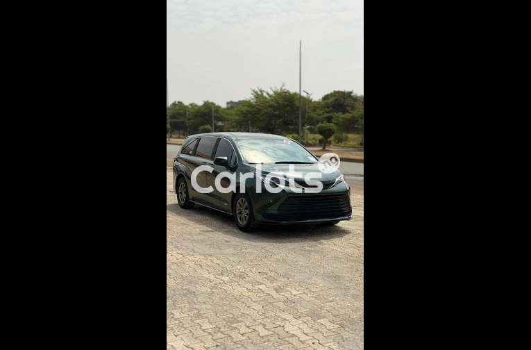 FOREIGN USED 2021 TOYOTA SIENNA HYBRID - 3/7