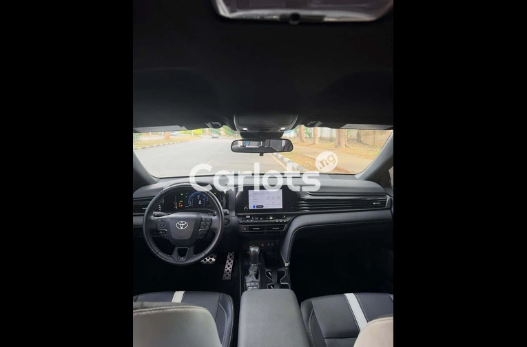 2025 Toyota Camry SE - 5/7