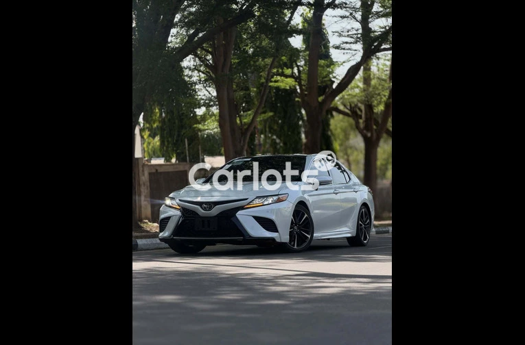 2018 TOYOTA CAMRY XSE