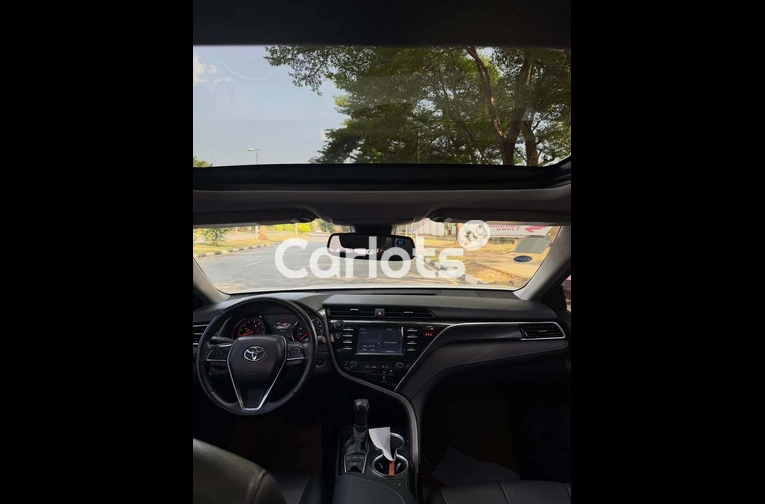 Foreign Used 2018 TOYOTA CAMRY XSE for sale in Asokoro, FCT - photo 5 of 7